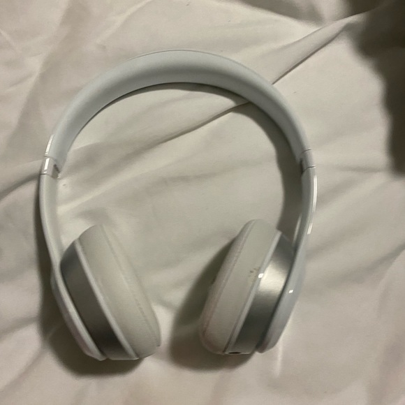 White beats - Picture 6 of 6